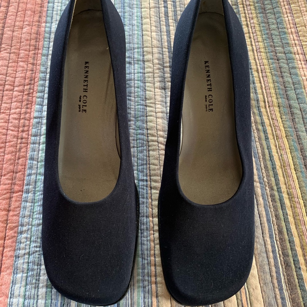 Kenneth Cole Navy Pumps size 10 B